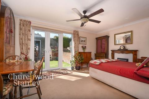2 bedroom detached bungalow for sale, Queensway, Lawford, CO11