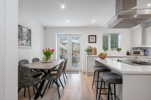 4 bedroom townhouse for sale, Sovereign Way, Stamford, PE9