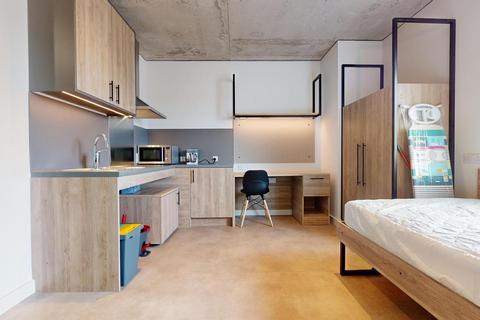 Studio to rent, Ruby Street