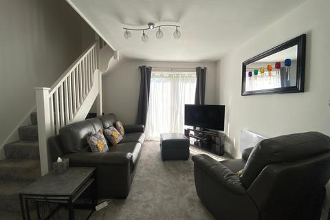 2 bedroom flat for sale, Feltham Road, Ashford
