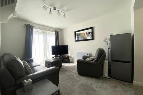 2 bedroom flat for sale, Feltham Road, Ashford