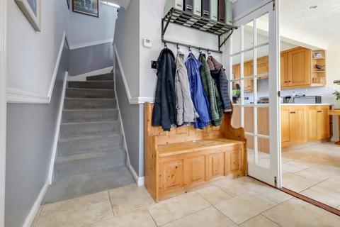 1 Barkus Close, Southam, CV47 1GB
