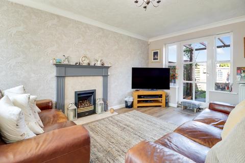 1 Barkus Close, Southam, CV47 1GB
