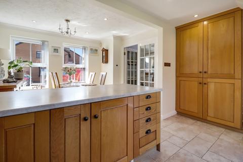1 Barkus Close, Southam, CV47 1GB