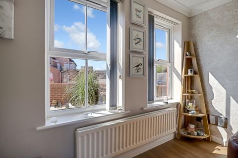 1 Barkus Close, Southam, CV47 1GB