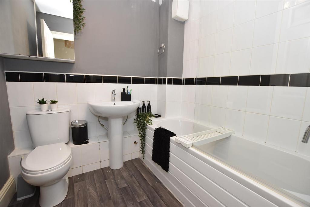 Bathroom.JPG
