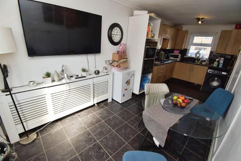 3 bedroom townhouse for sale, Caversham Road, Leicester