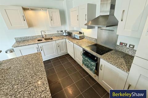 2 bedroom apartment to rent, Beetham Plaza, 25 The Strand, Liverpool