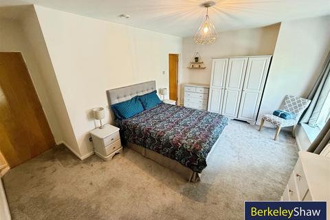 2 bedroom apartment to rent, Beetham Plaza, 25 The Strand, Liverpool