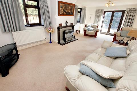 2 bedroom detached bungalow for sale, Croft Close, Tonbridge
