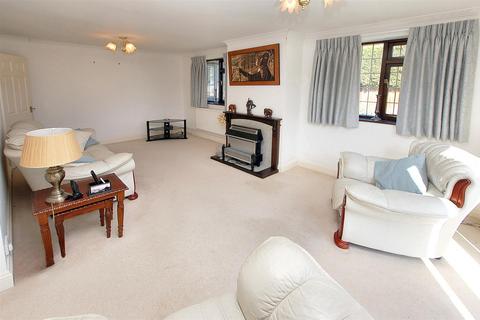 2 bedroom detached bungalow for sale, Croft Close, Tonbridge