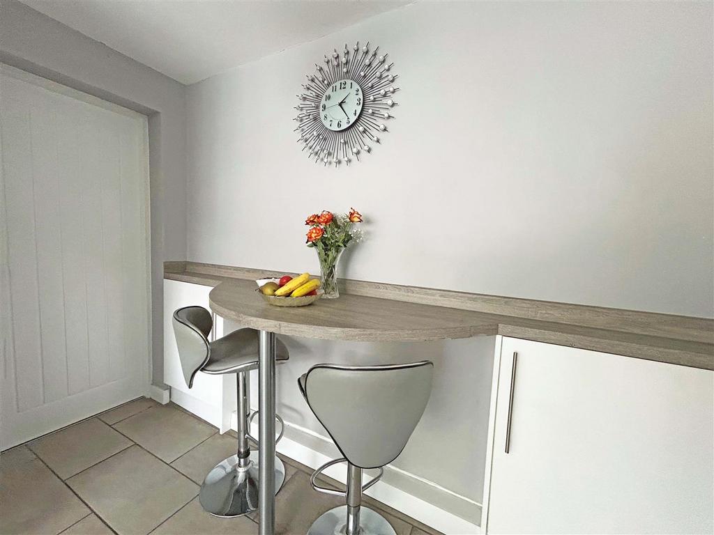 FIRTH DRIVE 43 KITCHEN 1 A.jpg