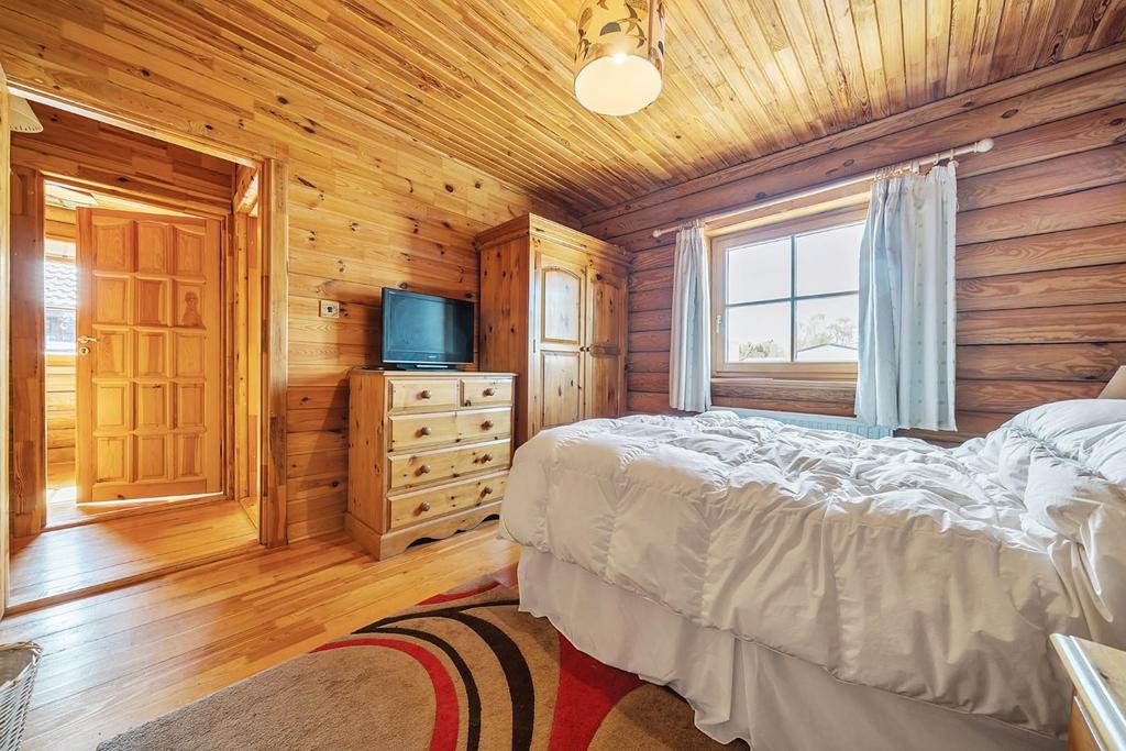 2nd view MASTER BEDROOM.jpg