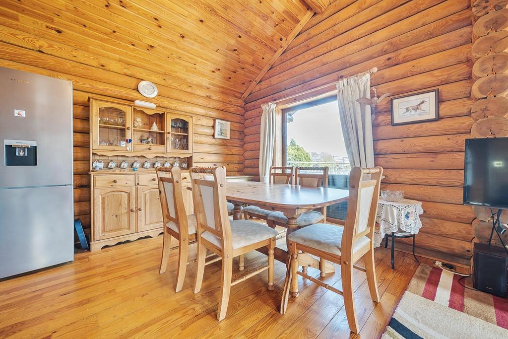 DINING AREA.jpg