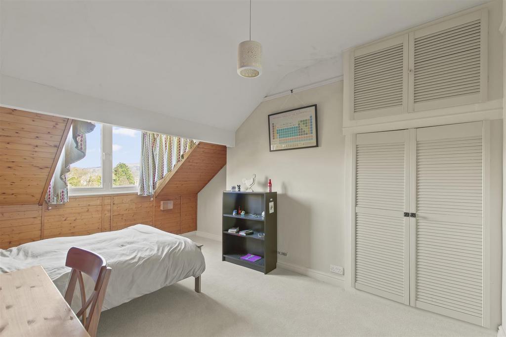 Bed 4.jpg