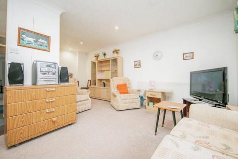 2 bedroom bungalow for sale, Edgware Road, Clacton-on-Sea CO16