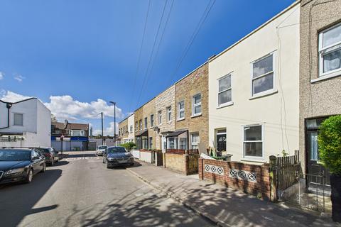 2 bedroom terraced house to rent, Suffolk Street, Forest Gate, London, E7