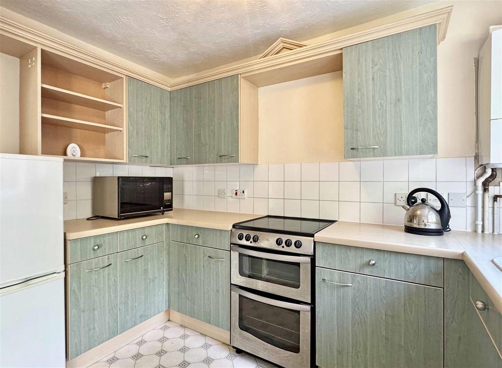 Kitchen b.jpg