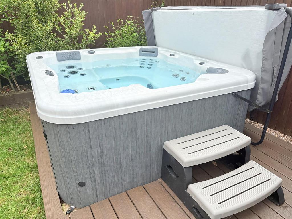 Hottub.jpg