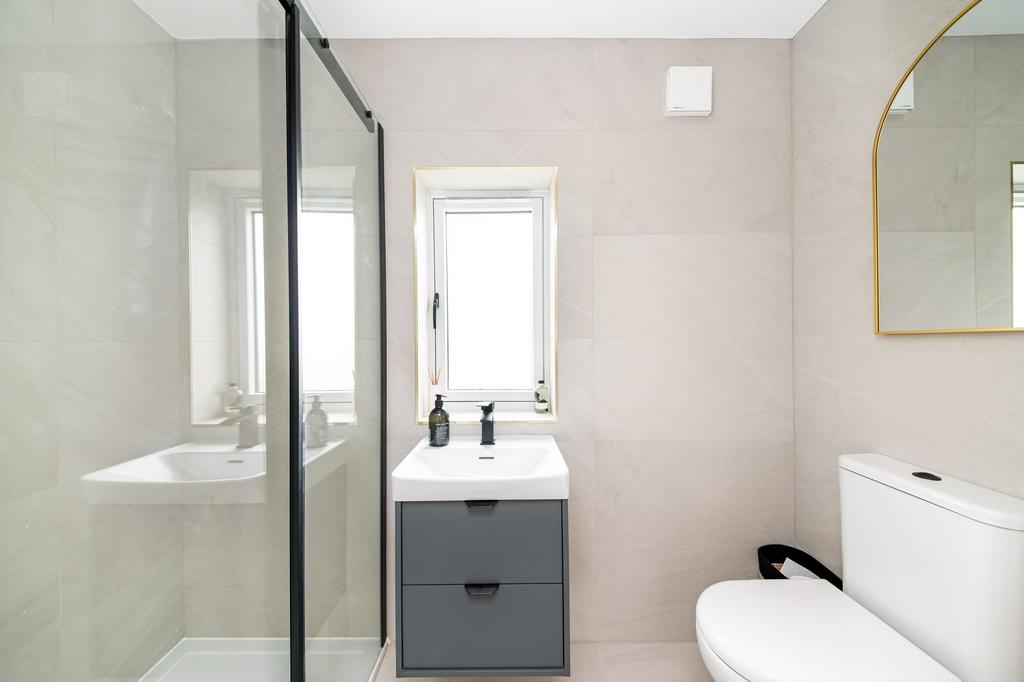 Ensuite to Playroom