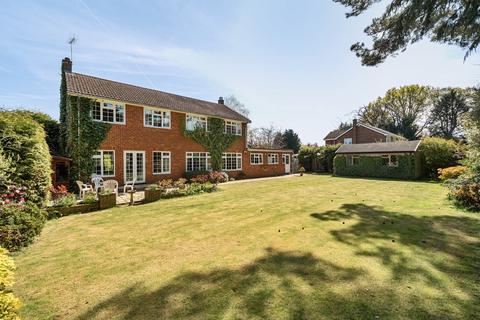 4 bedroom detached house for sale, Holmwood Close, East Horsley, KT24