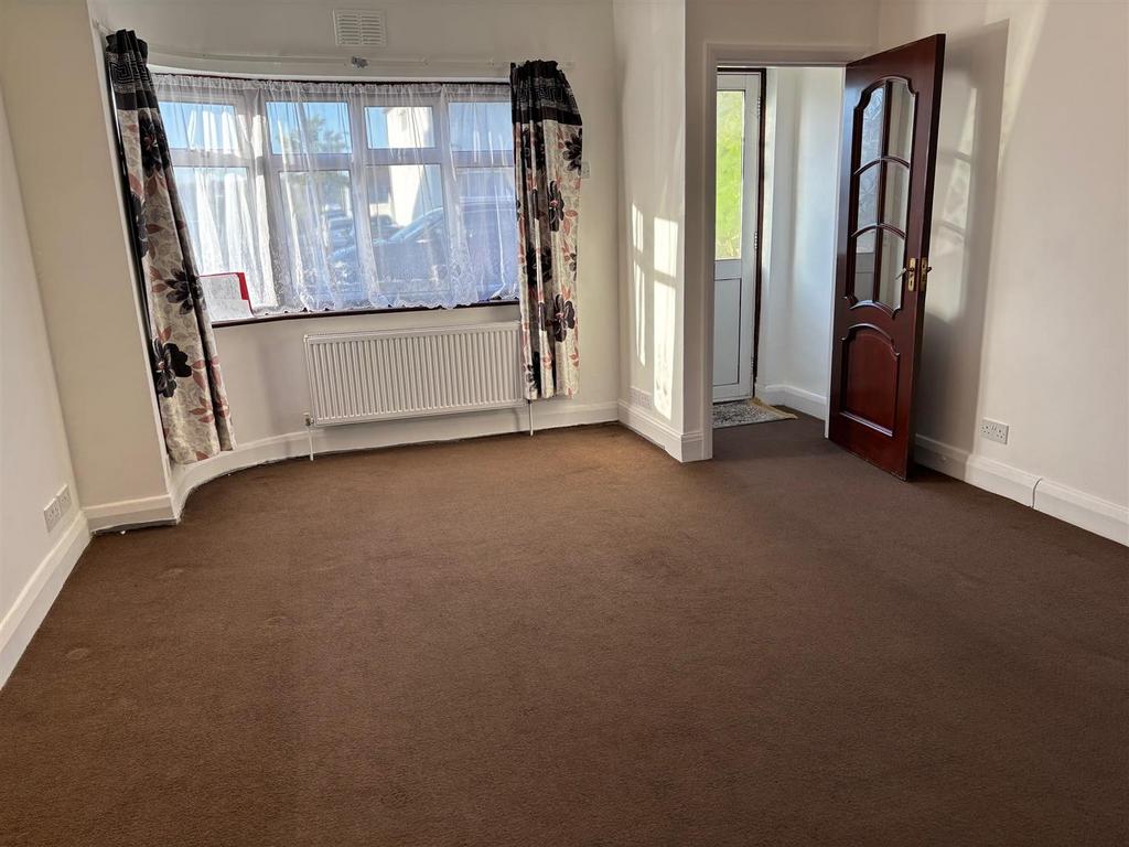 82 Wood Lane - Picture 14.jpg