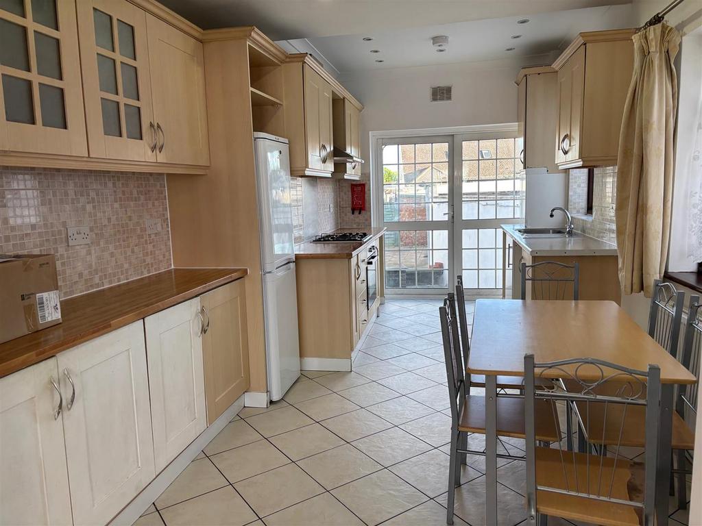 82 Wood Lane - Picture 15.jpg