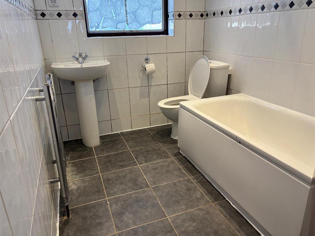 82 Wood Lane - Picture 10.jpg