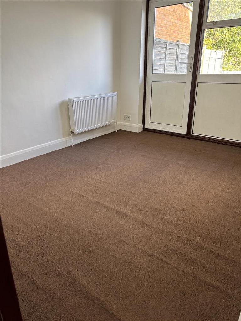 82 Wood Lane - Picture 11.jpg
