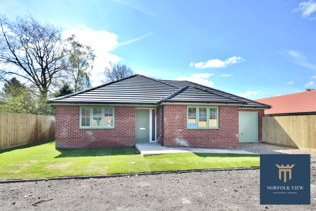 Downham Road, King's Lynn PE33 3 bed detached bungalow for sale - £385,000