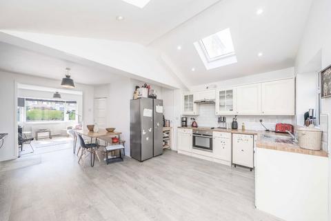 209 Fulwell Park Avenue, Twickenham, TW2 5HD