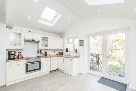 209 Fulwell Park Avenue, Twickenham, TW2 5HD