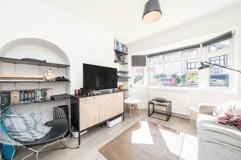 209 Fulwell Park Avenue, Twickenham, TW2 5HD