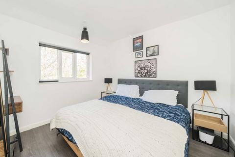 209 Fulwell Park Avenue, Twickenham, TW2 5HD