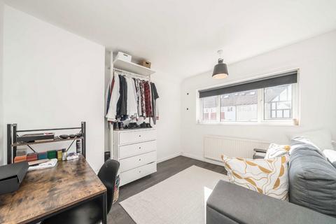 209 Fulwell Park Avenue, Twickenham, TW2 5HD