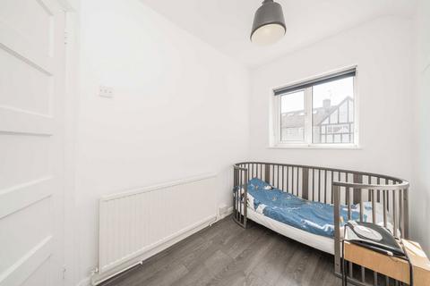 209 Fulwell Park Avenue, Twickenham, TW2 5HD