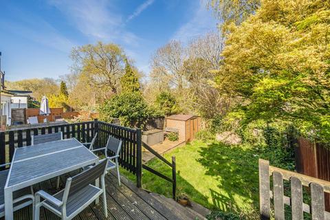 209 Fulwell Park Avenue, Twickenham, TW2 5HD