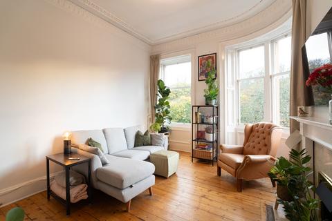 14/8 Brunton Place, Edinburgh, EH7 5EJ