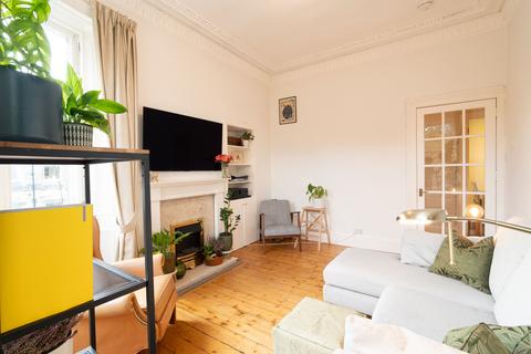 14/8 Brunton Place, Edinburgh, EH7 5EJ