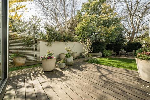 Stoneley Paragon Place, London, SE3 0SP
