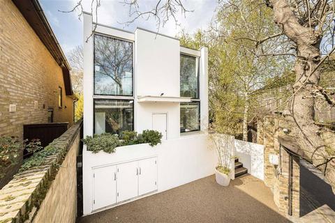 Stoneley Paragon Place, London, SE3 0SP