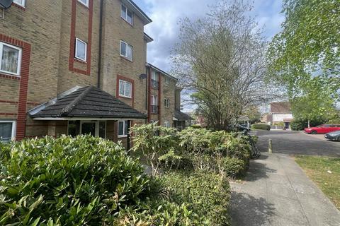 2 bedroom flat to rent, Marine Drive, Barking IG11