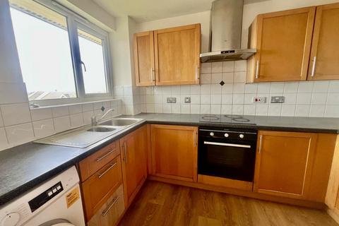 2 bedroom flat to rent, Marine Drive, Barking IG11