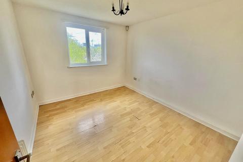 2 bedroom flat to rent, Marine Drive, Barking IG11