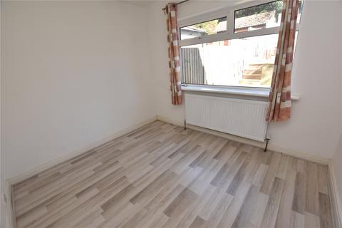 3 bedroom semi-detached house for sale, Raywood Close, Yeadon, Leeds, West Yorkshire
