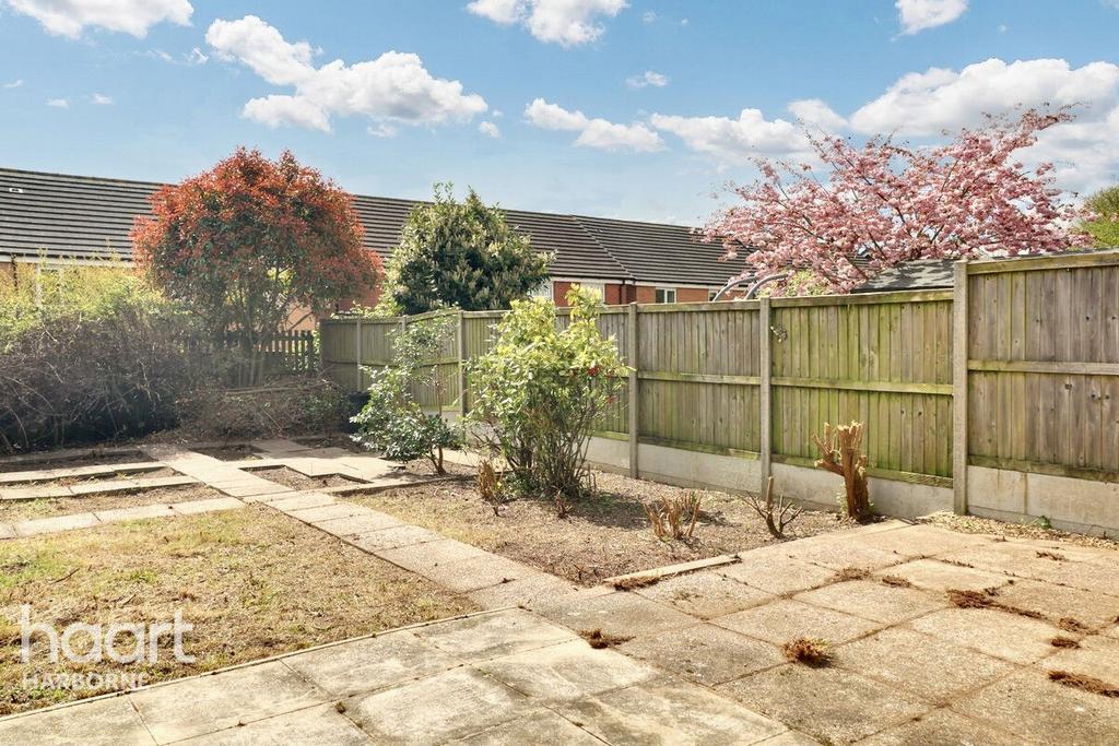 3 bedroom semi-detached house for sale - Photo 11