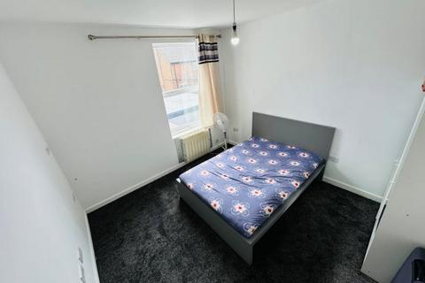 1 bedroom in a house share to rent, Chaplin Road, Wembley, HA0