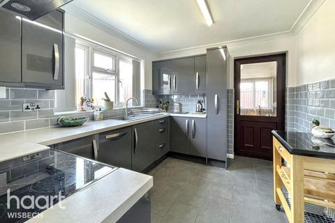 3 bedroom detached bungalow for sale, Selwyn Corner, Guyhirn