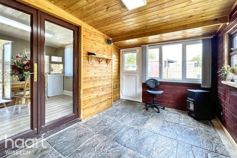 3 bedroom detached bungalow for sale, Selwyn Corner, Guyhirn