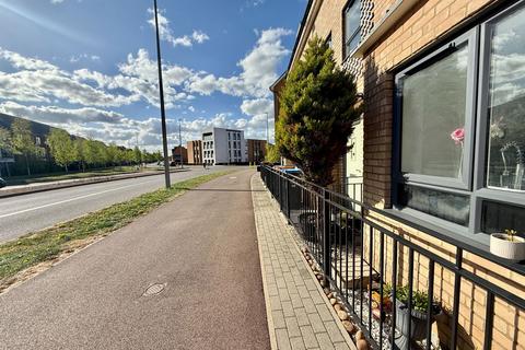 4 bedroom end of terrace house for sale, Fen Street, Milton Keynes MK10